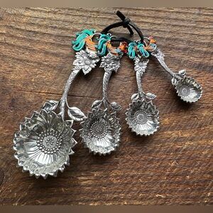 Sunflower & Rooster Measuring Spoons Set